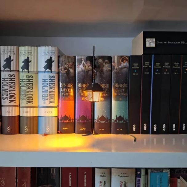 T Library Bookshelf/Bookmark Lighting Lantern